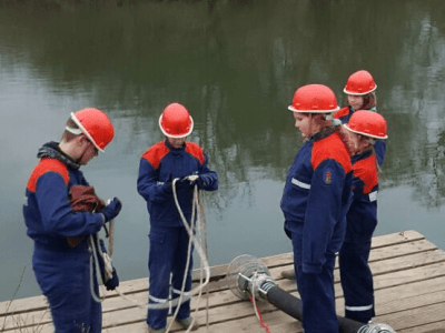 Übung offenes Gewässer an der Lahn